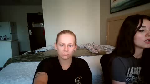 feyaa22 online show from 09-13-25, 04:51