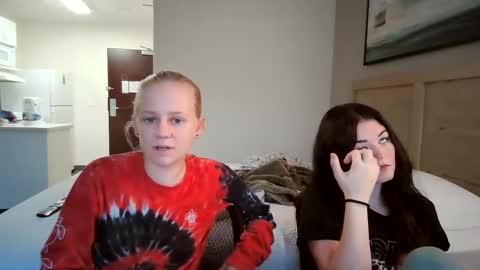 feyaa22 online show from 09-14-25, 05:01