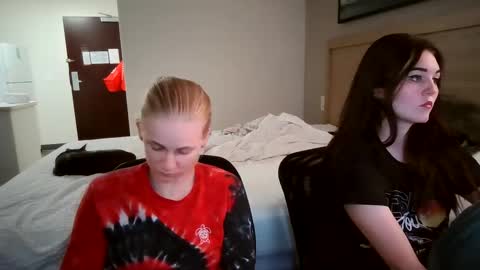 feyaa22 online show from 09-15-25, 05:07