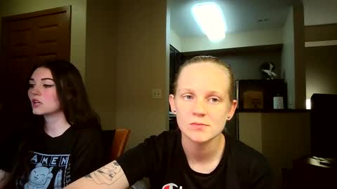 feyaa22 online show from 09-17-25, 04:36