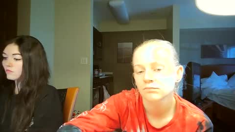 feyaa22 online show from 09-20-25, 05:03