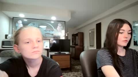 feyaa22 online show from 09-26-25, 04:38