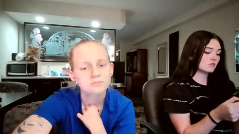 feyaa22 online show from 09-27-25, 04:50