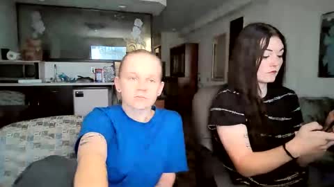 feyaa22 online show from 09-27-25, 04:56