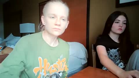 feyaa22 online show from 10-03-25, 04:26