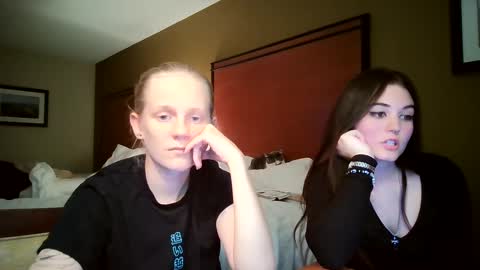 feyaa22 online show from 10-04-25, 04:32