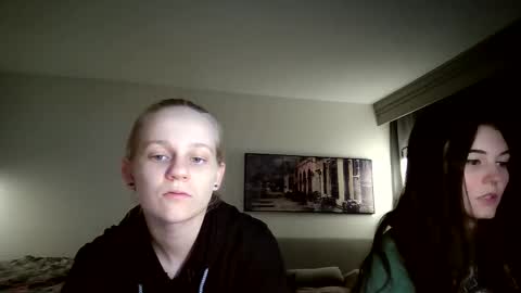 feyaa22 online show from 11-25-25, 03:17