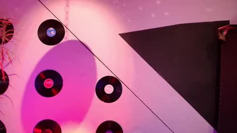 Julieta online show from 11-17-25, 06:35