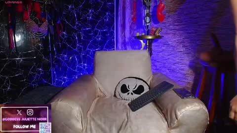 Snapshot of goddessjuliettenoiir chatting on 05-29-26, 10:57 Goddes Juliette Noiir online show from 05-29-26, 10:57