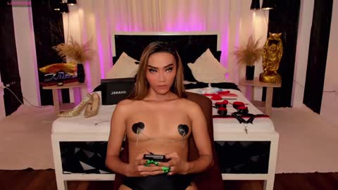 Snapshot of goddessmiyah chatting on 01-22-25, 06:31 MIYA online show from 01-22-25, 06:31