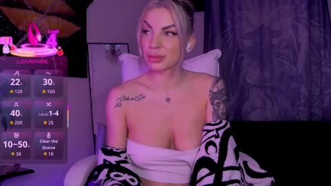 Snapshot of goddessnyxluxuria chatting on 05-02-26, 05:51 Goddess Nyx online show from 05-02-26, 05:51