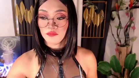 Snapshot of goddessquinnie chatting on 12-10-24, 12:50 quinnie online show from 12-10-24, 12:50