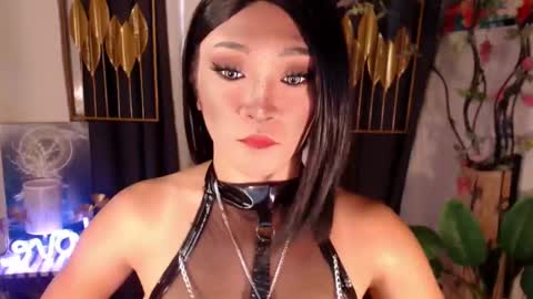 Snapshot of goddessquinnie chatting on 12-12-24, 04:59 quinnie online show from 12-12-24, 04:59