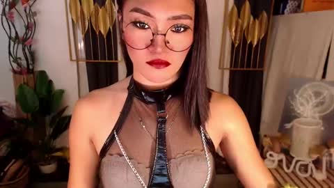 Snapshot of goddessquinnie chatting on 02-04-25, 01:13 quinnie online show from 02-04-25, 01:13