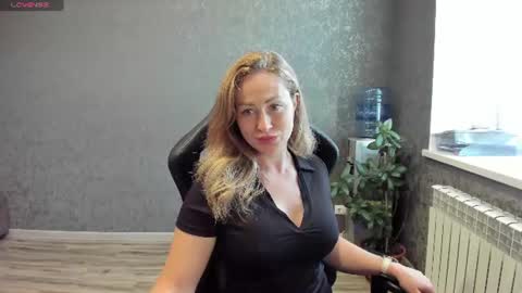 Snapshot of goddessssssssssss chatting on 06-11-26, 06:44 goddessssssssssss online show from 06-11-26, 06:44