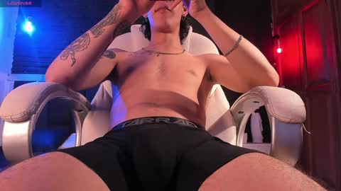 Snapshot of godly_huan chatting on 01-13-25, 08:15 HUAN online show from 01-13-25, 08:15