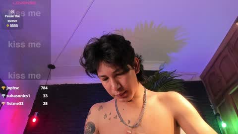 Snapshot of godly_huan chatting on 02-02-25, 09:34 HUAN online show from 02-02-25, 09:34