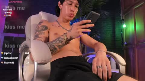 Snapshot of godly_huan chatting on 02-03-25, 12:36 HUAN online show from 02-03-25, 12:36