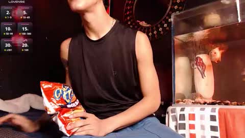 Snapshot of godly_huan chatting on 11-09-25, 08:56 HUAN online show from 11-09-25, 08:56