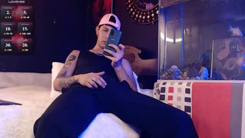 Snapshot of godly_huan chatting on 02-06-26, 07:17 HUAN online show from 02-06-26, 07:17