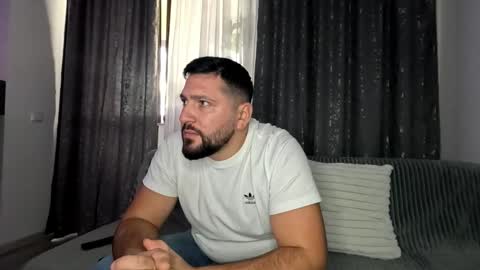 Snapshot of gold_alpha_boy chatting on 10-28-25, 01:36 gold_alpha_boy online show from 10-28-25, 01:36