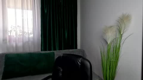 gold_alpha_boy online show from 04-23-26, 03:03