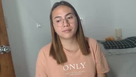 Snapshot of goldbella_ chatting on 01-06-25, 12:46 bella online show from 01-06-25, 12:46