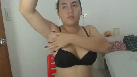 Snapshot of goldbella_ chatting on 03-07-25, 11:29 bella online show from 03-07-25, 11:29