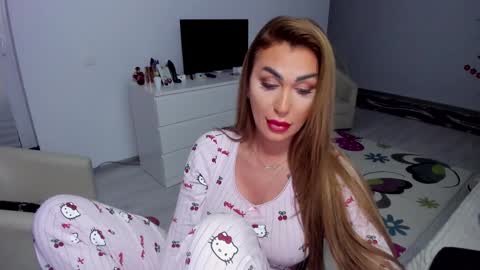 Nicole.. online show from 02-03-25, 07:29