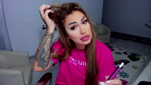 Nicole.. online show from 02-05-25, 05:41