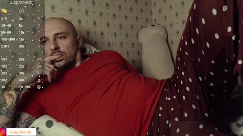 Snapshot of golden_alex chatting on 12-25-24, 04:12 Alex online show from 12-25-24, 04:12