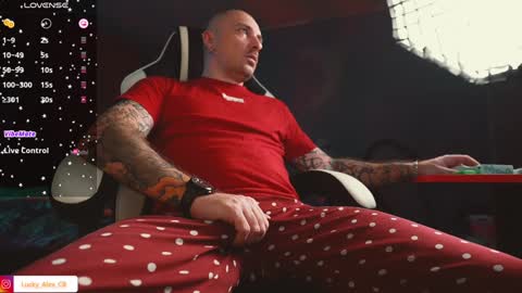 Snapshot of golden_alex chatting on 12-31-24, 05:11 Alex online show from 12-31-24, 05:11