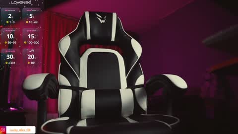 Snapshot of golden_alex chatting on 01-21-25, 11:02 Alex online show from 01-21-25, 11:02