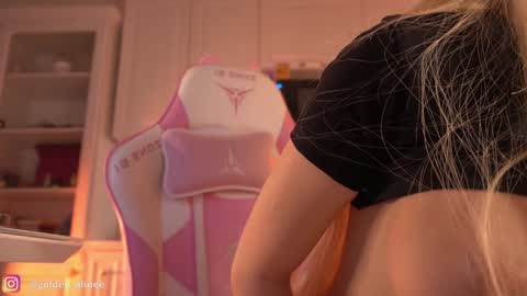 Snapshot of golden_alinee chatting on 02-08-25, 07:27 Aline meow online show from 02-08-25, 07:27