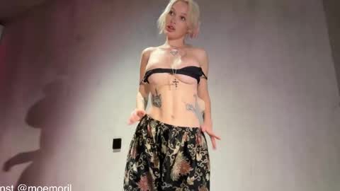 Aline meow   online show from 04-23-26, 12:29