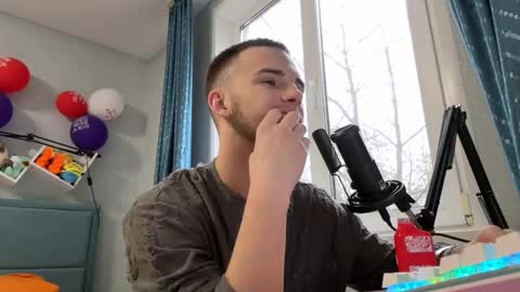 Golden boyyy21 online show from 03-12-25, 01:51