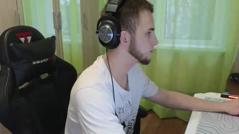 Golden boyyy21 online show from 12-04-25, 06:34