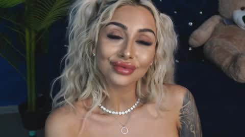 GoldenAmberX online show from 01-19-25, 09:01