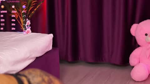 GoldenAmberX online show from 03-10-25, 08:01