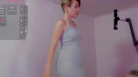 Snapshot of goldengirlrose chatting on 09-12-25, 10:10 goldenrosa online show from 09-12-25, 10:10