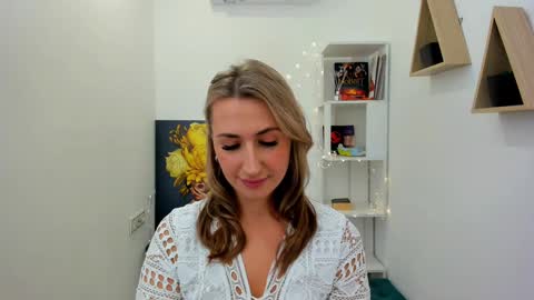 Olivia online show from 01-31-25, 03:30