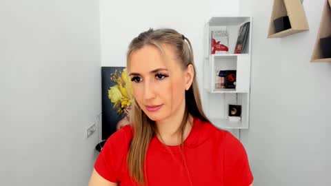 Olivia online show from 02-13-25, 12:32