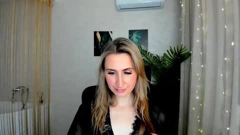 Olivia online show from 03-01-25, 01:53