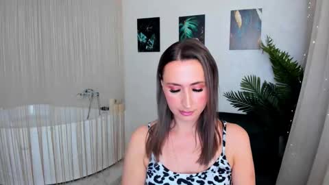 Olivia online show from 09-28-25, 07:30