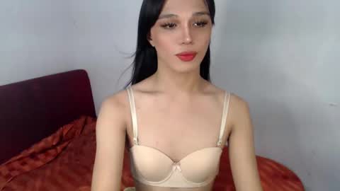 Lily is Gold online show from 02-16-25, 03:04