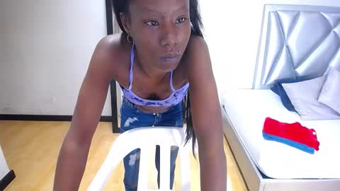 Snapshot of goldenn_ass1 chatting on 11-11-25, 03:28 goldenn_ass1 online show from 11-11-25, 03:28