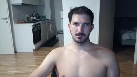 Snapshot of goldnic_10 chatting on 09-09-25, 06:07 goldnic_10 online show from 09-09-25, 06:07