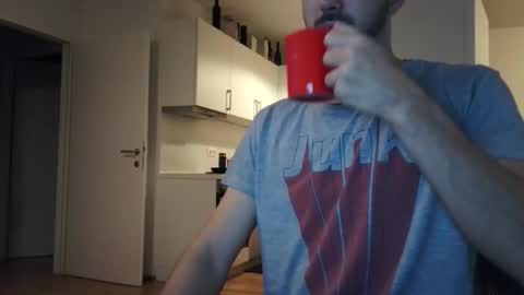 Snapshot of goldnic_10 chatting on 10-12-25, 05:06 goldnic_10 online show from 10-12-25, 05:06