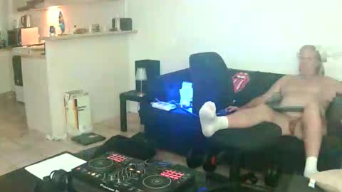 Snapshot of goldyguy011 chatting on 05-24-26, 06:35 goldyguy011 online show from 05-24-26, 06:35