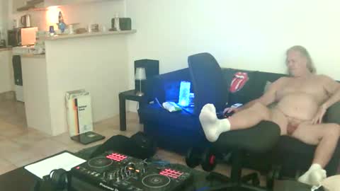 Snapshot of goldyguy011 chatting on 05-25-26, 06:41 goldyguy011 online show from 05-25-26, 06:41